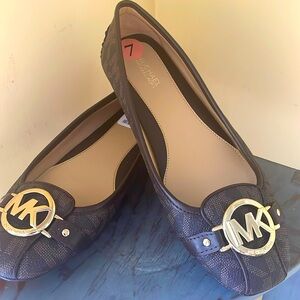 🌟Michael Kors NEW Ballet Flats with MK Charm with easy slip design size 7